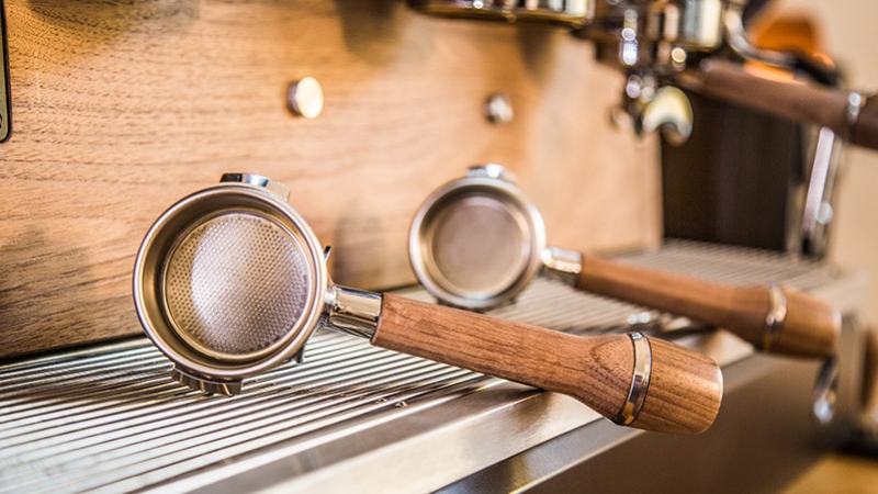 Features and differences between the iconic 54mm Dalla Corte portafilter and the classic 58mm 
