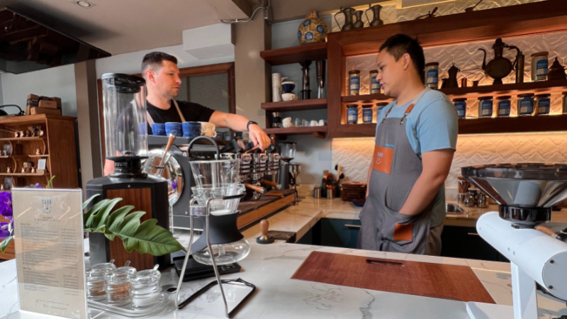 Keys to Cafe Management: Staffing