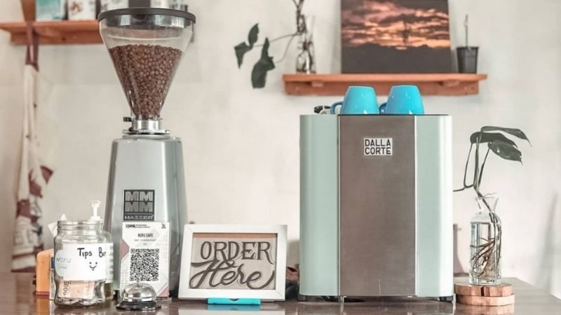 Dalla Corte Studio - small and packed with technology 