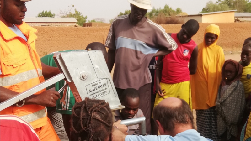Dalla Corte, a small gesture for Cameroon