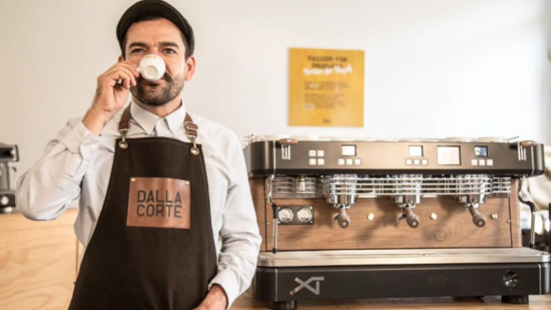 Victoria to Lift Vaccine Requirement to Visit Cafes